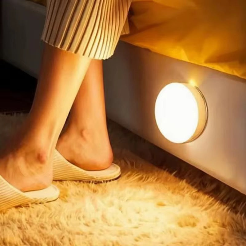 Dites Adieu aux Zones Sombres ! Pack de 3 Spots LED Sans Fil avec Télécommande,Éclairez Votre Intérieur Sans Percer de Trous – Lot de 3 Lampes LED Multi-Usages
Solution Éclairage Magique : 3 Spots LED Tactiles + Télécommande Intelligente